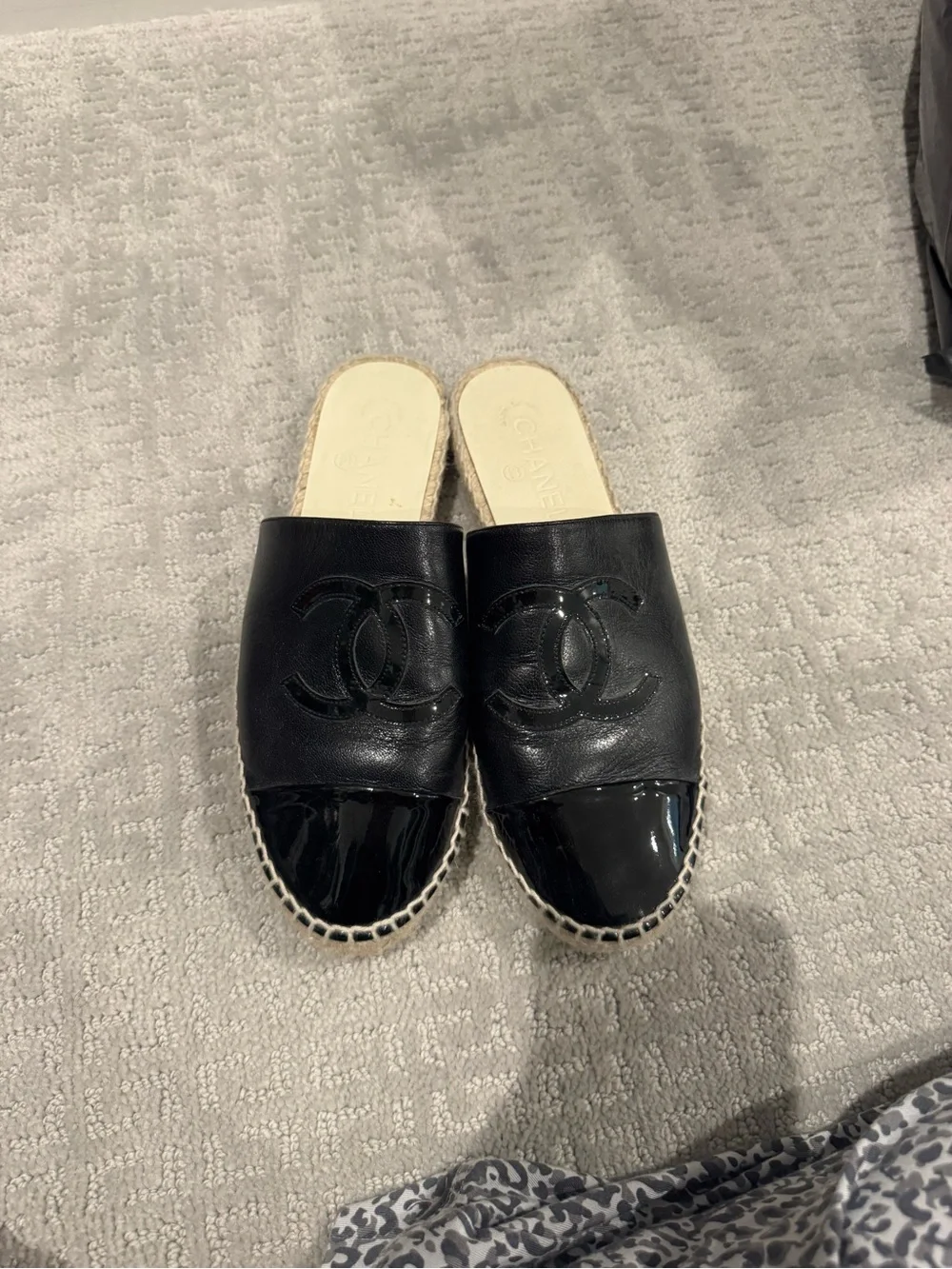 CHANEL Black Leather & Patent Cap-Toe Espadrille Slides